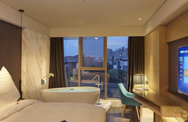 Mercure Yangzhou Dongguan Street