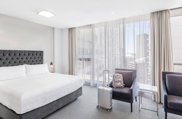 Meriton Suites Campbell Street, Sydney