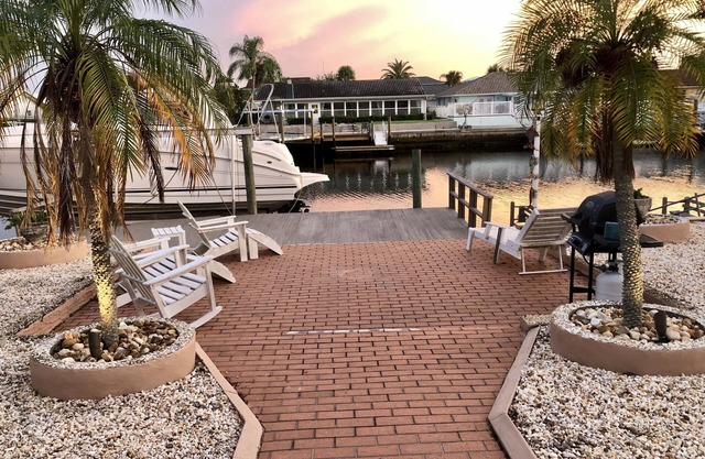 Mermaid's Cove🧜🏻‍♀️🌊GORGEOUS PREMIER WATERFRONT Home! PRIVATE DOCK-FAST Gulf access!