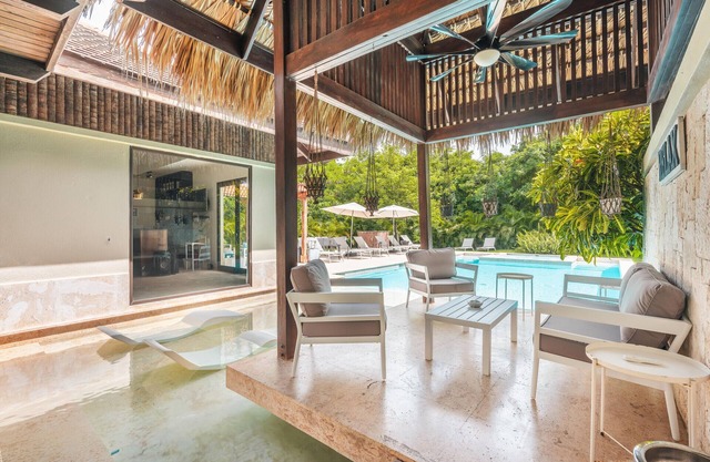 Mesmerizing villa with jacuzzi/maid/in Cap Cana