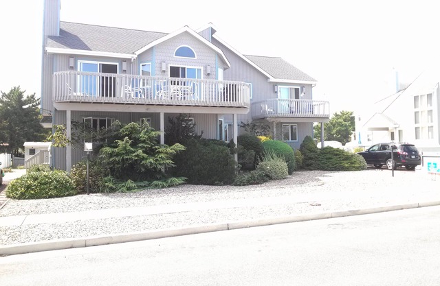 Meticulously Kept Townhouse Overlooking Chelsea Park