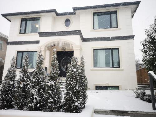 Metropolis MetroTown Area lovely place 2 or 1 bedrooms suite
