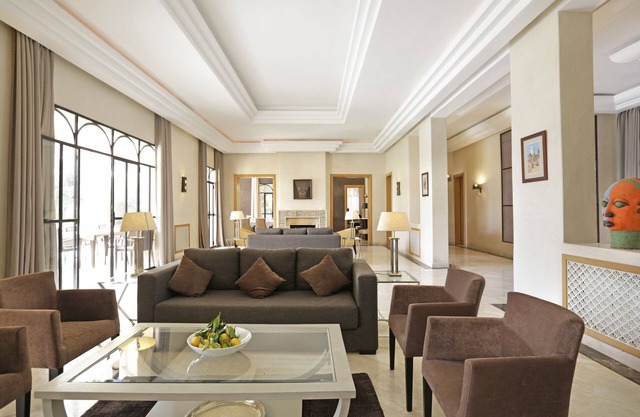 Mexance Villa with large hosting capacity, private heated pool, Fitness and SPA