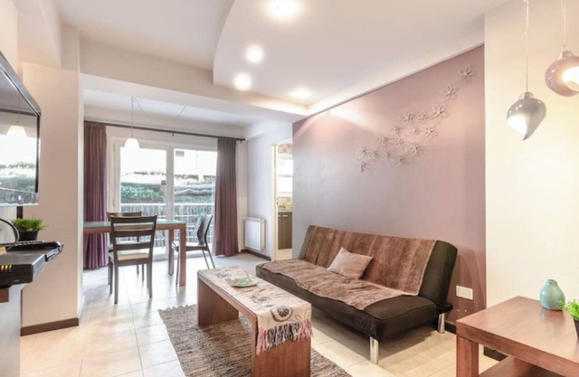 MF2 - DOWNTOWN APARTMENT -GREAT LOCATION