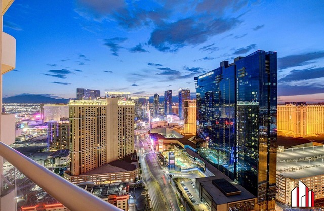 MGM Signature-34-821 1Br2Ba F1/Strip View Balcony