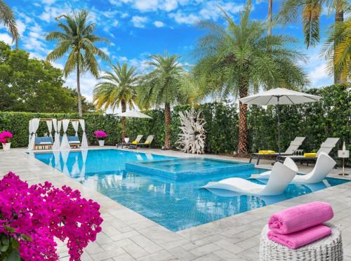 MIA MANSION W/POOL/BBQ/CABANNA/OUTDOOR BAR
