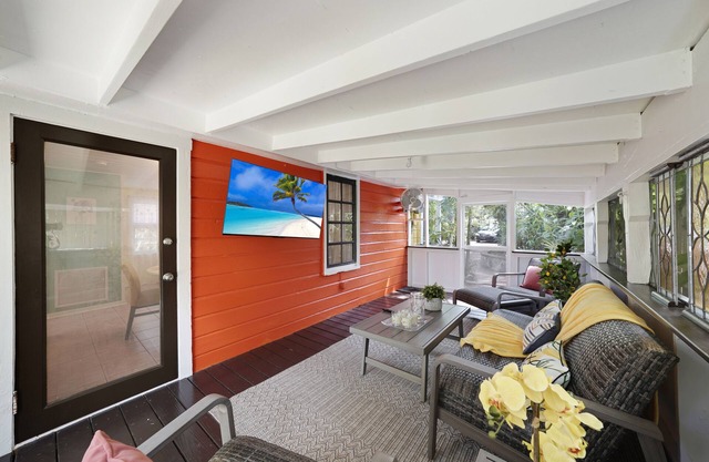 Miami Cottage by PMI