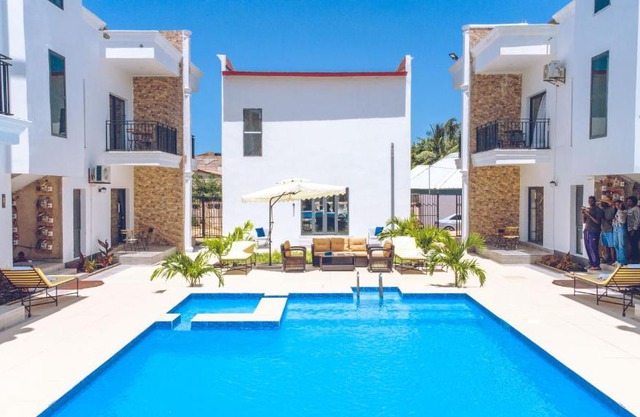 Mica Apartments