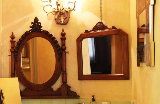 Michele - Intimate and cozy penthhouse in a traditional 1860 Villa