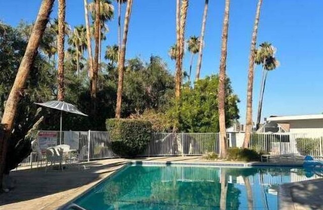 Mid-century getaway in the heart of Rancho Mirage - Pet Friendly!
