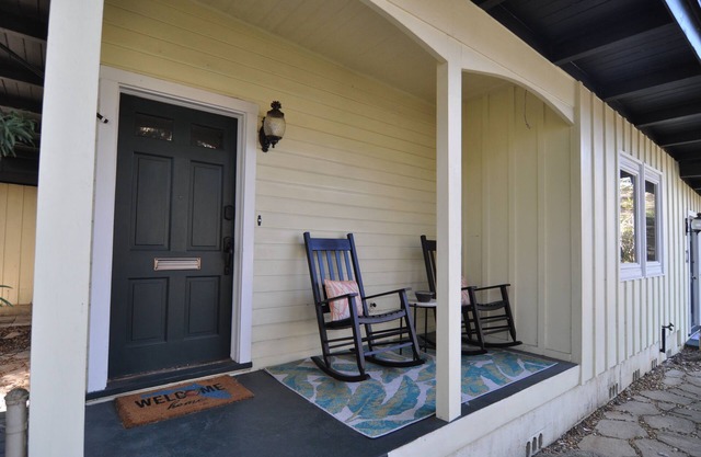 Mid-Century home on the storied Magnolia Ave!! New!