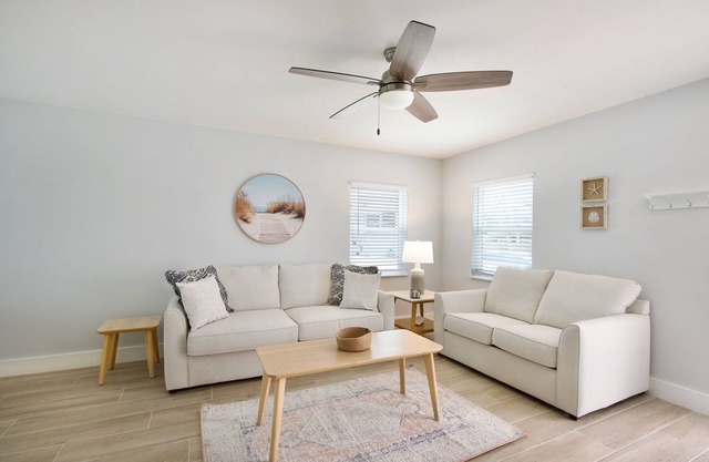 Mid-Island, completely renovated, 1 bedroom/1 bath- CLOSE TO THE BEACH!