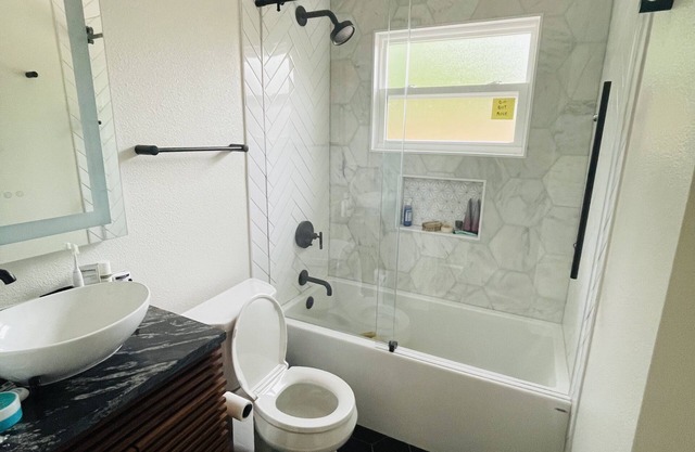 Midcentury Charmer | Long Term Private 1BR