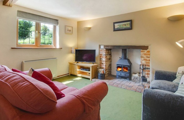 Middle Cottage - Two Bedroom House, Sleeps 4