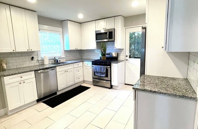 Midtown Get Down: Private Escape Near City Lights