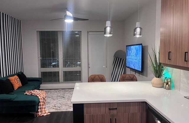Midtown modern motif