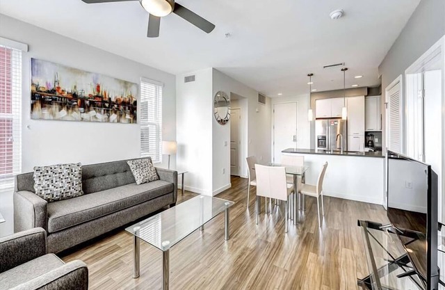 Midtown South 1 BR | Near Metro North