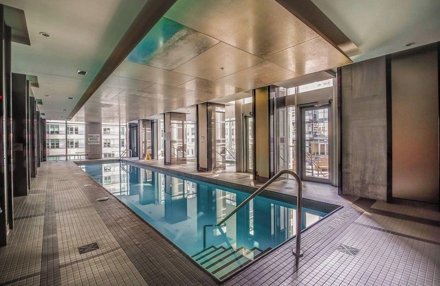 Midtown Suites - Free Parking - 5 min walk to Subway
