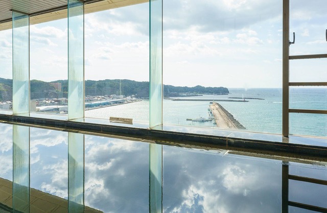Mikazuki Sea-Park Hotel Katsuura