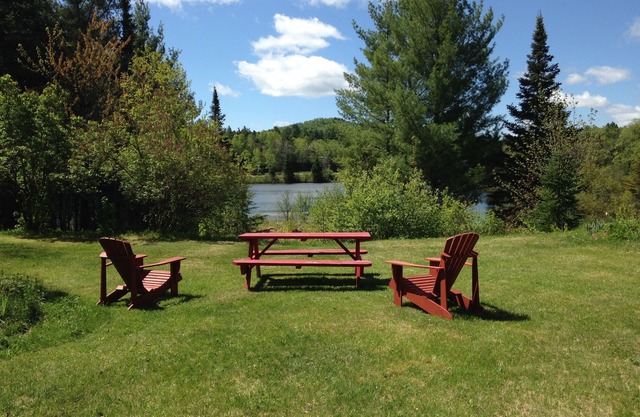 Mill Pond-Short Walk to Main Street, Mirror Lake, Olympic Center. STR-200168
