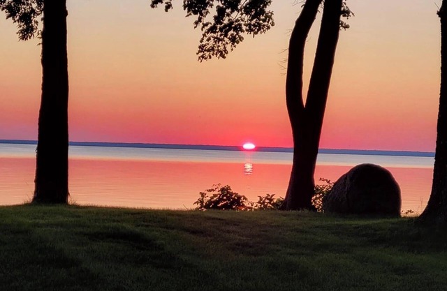 Mille Lacs Lake eastside cabin with stunning sunsets!