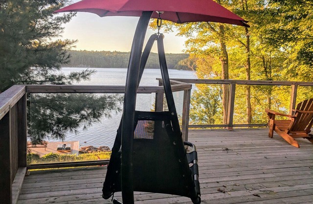 Million Dollar View, Private Cottage Escape
