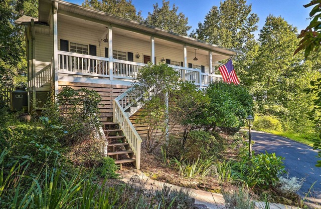 Mills River Hideaway w/ Front Porch & Mtn Views!