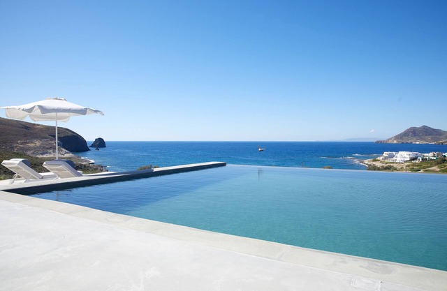 Milos Breeze Boutique Hotel