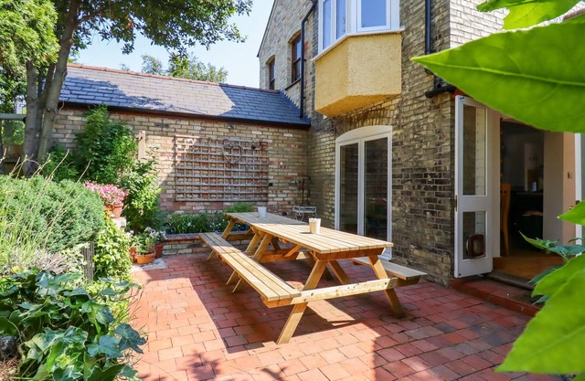 MILTON ROAD (CITY END), with open fire in Cambridge, England