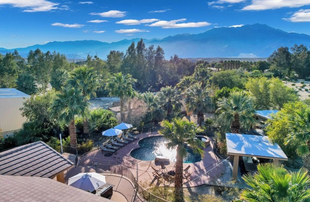 Mineral Springs pool -2 acre+mountain views, games, karaoke, fitness, privacy,PS