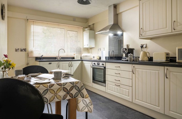 Miners Cottage - Two Bedroom Cottage, Sleeps 3