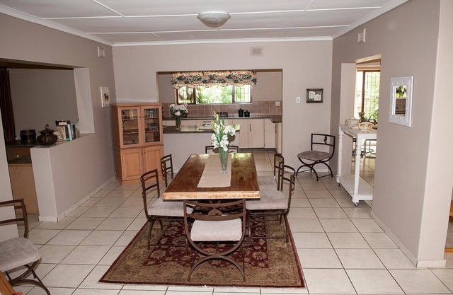 Mingling's Place Illovo Beach, Features