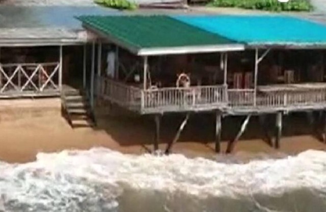 Mini Resort on seaside with restaurant on the beach large choice of rooms