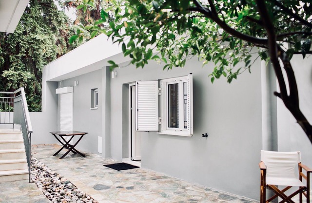 Minimal residence near the beach