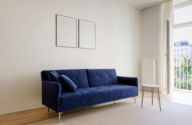 MINIMALISTIC STUDIO NEAR NASCHMARKT