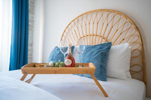 MINIQ HOMES 101 - Near Sea Foça Center 2BR Historic Stone House