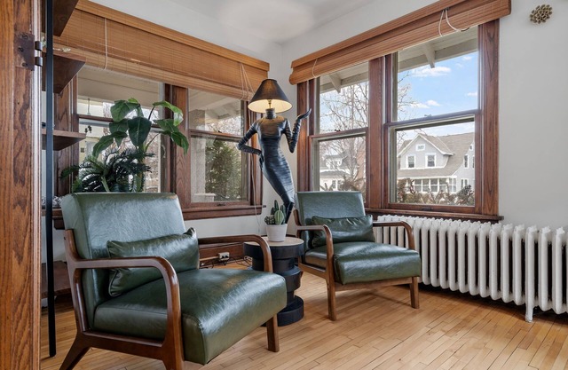 MINNeSTAY* Cottage on Upton | Linden Hills