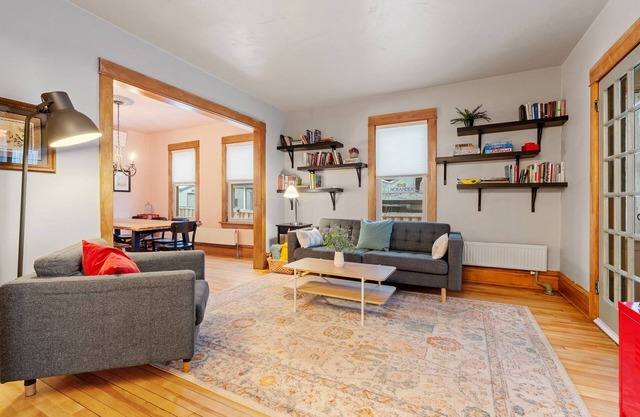 MINNeSTAY* Powderhorn Perch | Private Fenced Yard