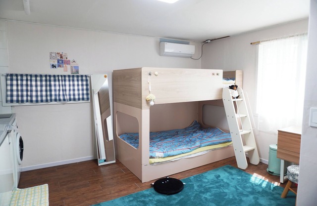 MINNY HOUSE 305. New Open. Best location in Hongdae. Close to hongdae sta.
