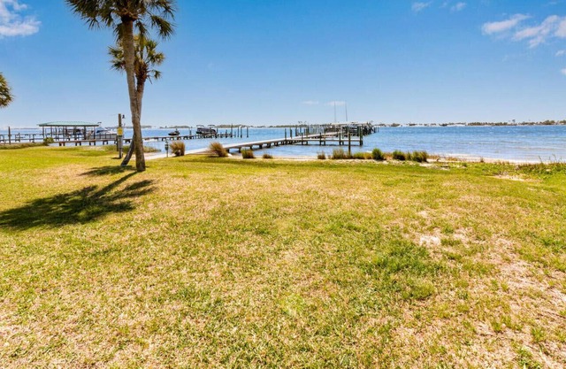 Mins to the beach🏝 Spacious & Peaceful🌞Family Friendly☺️ Wifi