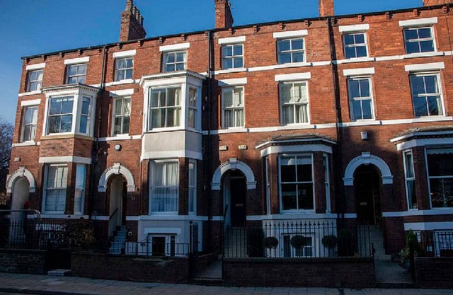 'Minster Bells' - 5 Bed City Centre Townhouse