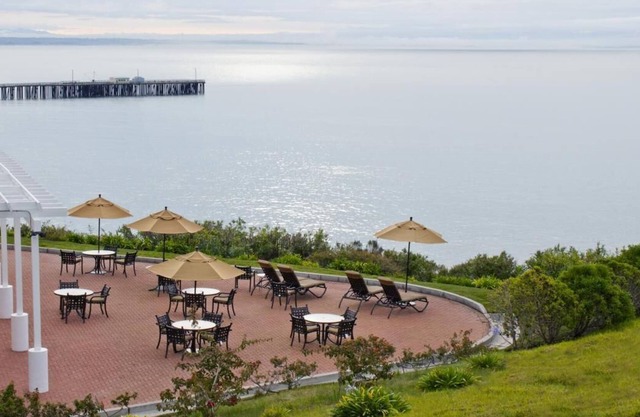 Minutes from Avila Beach! 2 Spacious Units Pool, Bbq Facilities, Free Parking!