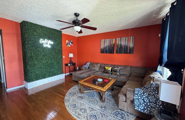 Minutes from Churchill Downs & Downtown Lou!