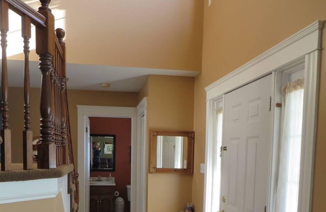 Minutes From Outstanding Beaches And Golf Courses