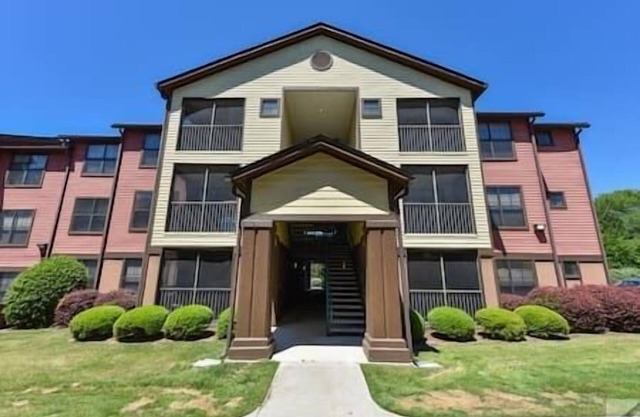 Minutes from Sanford Stadium, Downtown Athens, Gated Community