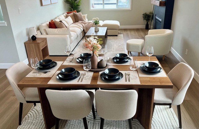 Minutes from Victoria w/Fully Equipped Kitchen