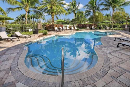 Miramar Apartments by Landing