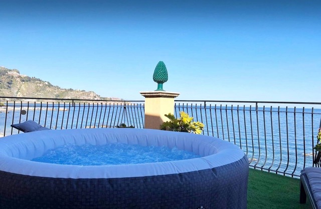Miriam Sea Front Apartment with SPA