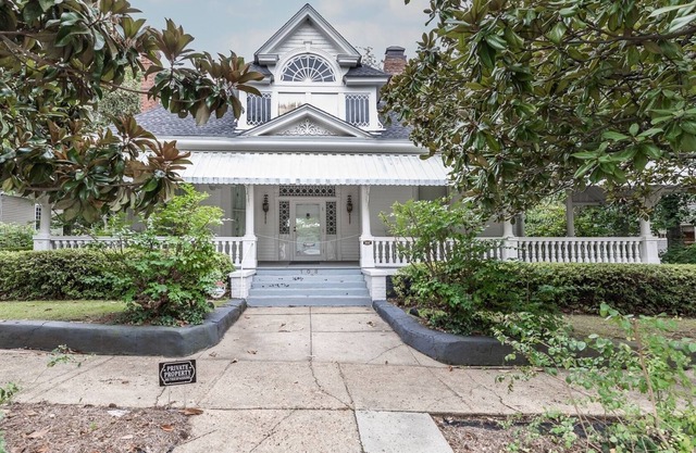 Miss Sidney's Historic Opelika Home by 360 Destinations