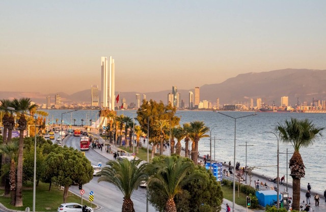Missafir Flat with Sea View near Karsiyaka Coast